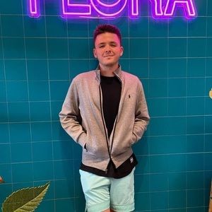 Meet your Posher, Victor